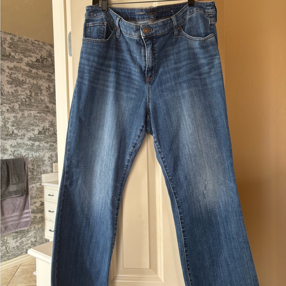 Chico's So Slimming Girlfriend Kick Flare Blue Denim Jeans (Chico's Size 3)